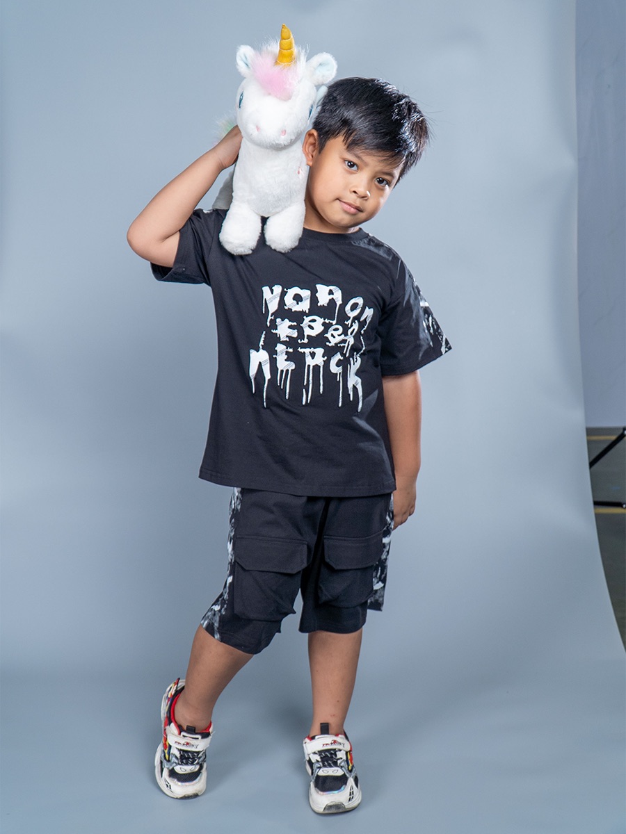 BJK original source photo — model wearing the outfit